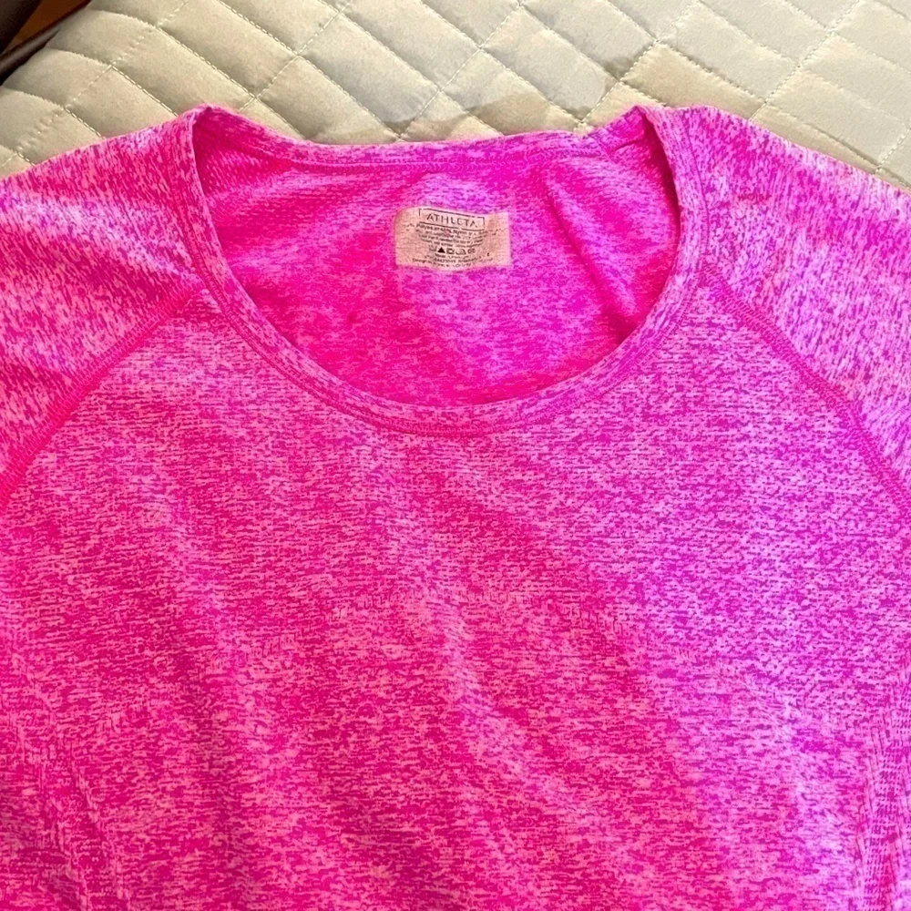 Athleta pink ruched workout athletic short sleeve moisture wicking top - Picture 5 of 8